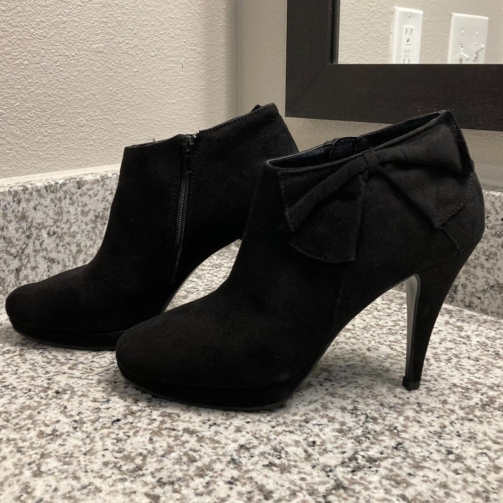 Impo Paula Womens Black Ankle Bootie with Bows